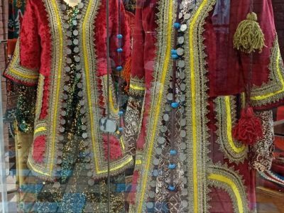 طرح و نقش لباس لری الهام گرفته از طبیعت است